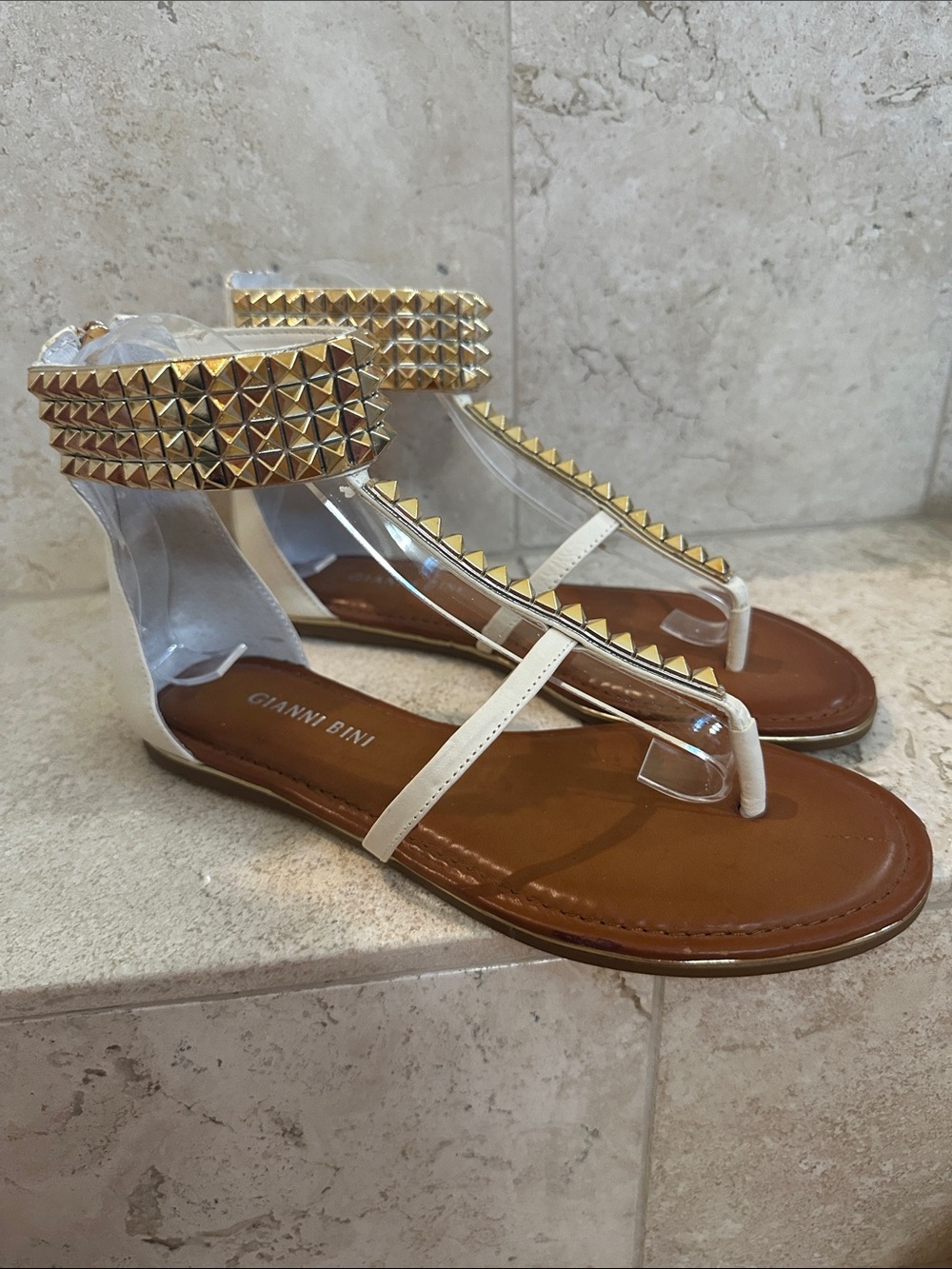 Gianni Bini 7.5 White T-Strap Sandals with Gold Pyramid Studs